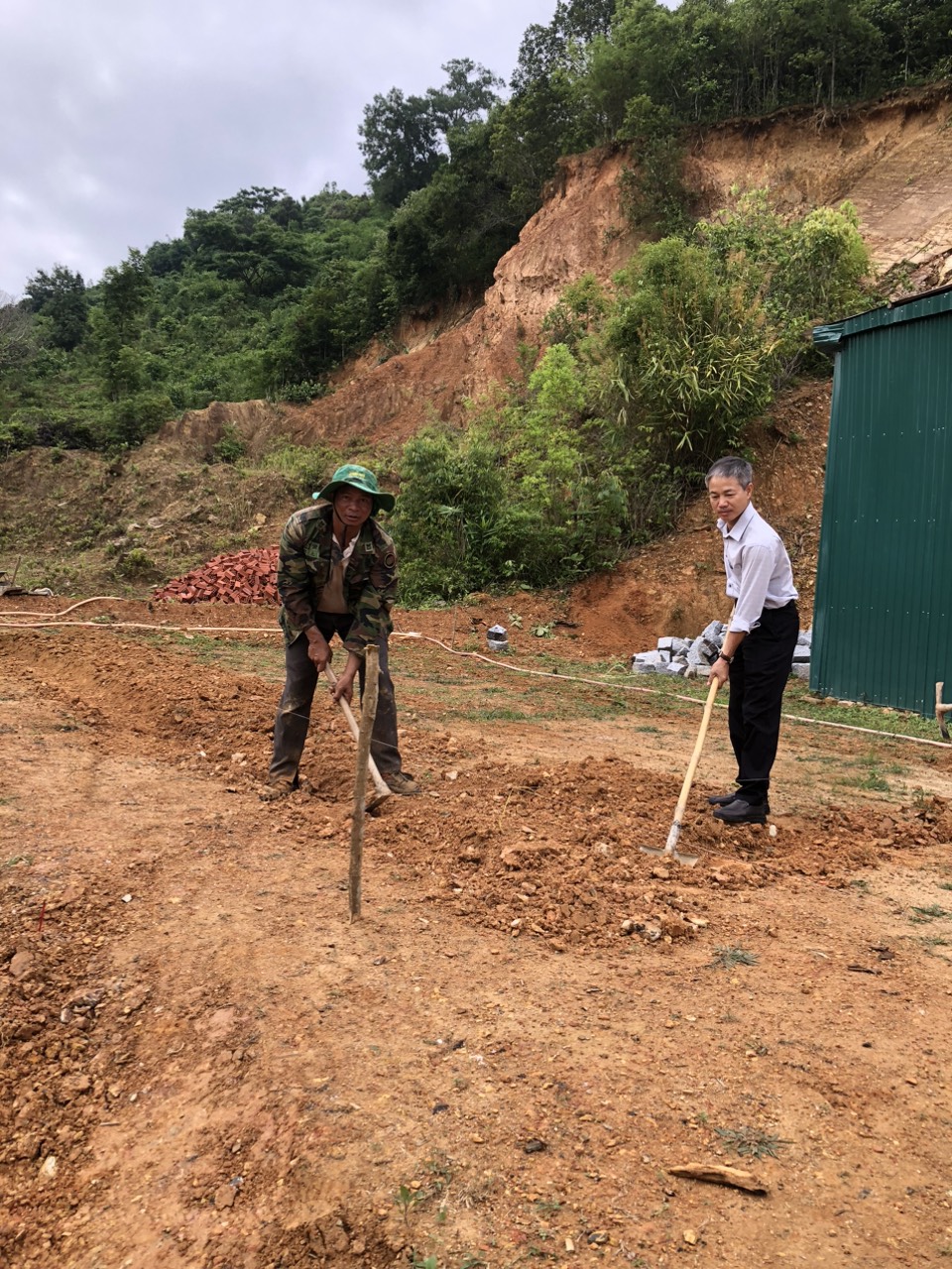 Khởi công xây dựng nhà tình nghĩa cho gia đình chính sách trên địa bàn xã Buôn Tría